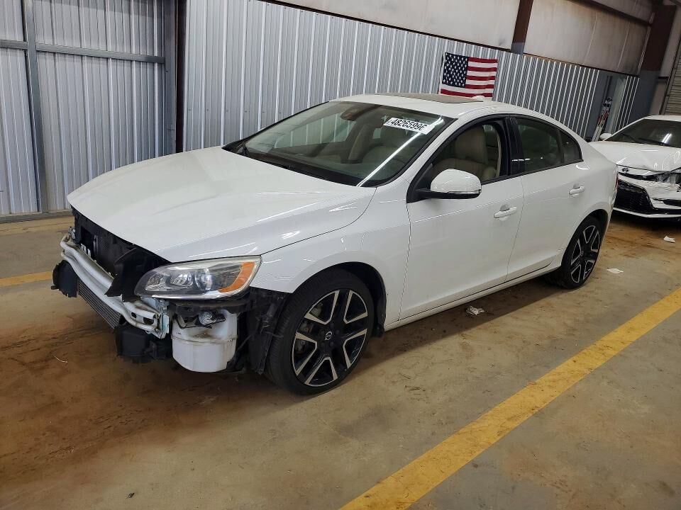 2017 VOLVO S60