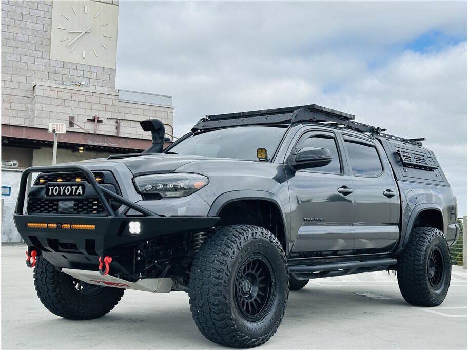 2019 TOYOTA Tacoma