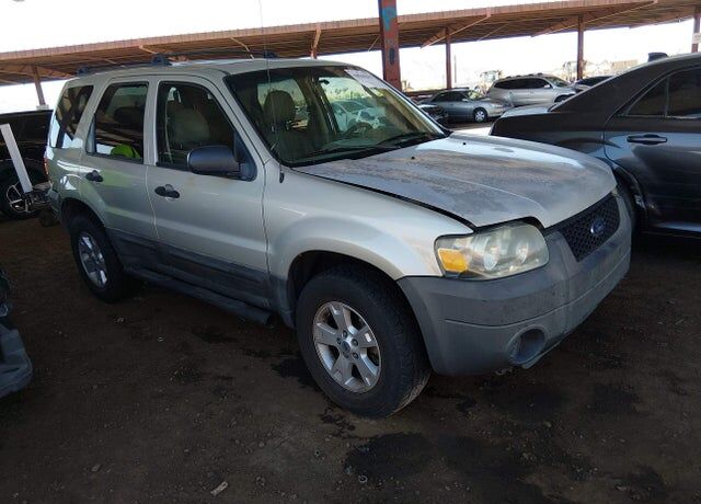 2005 FORD Escape