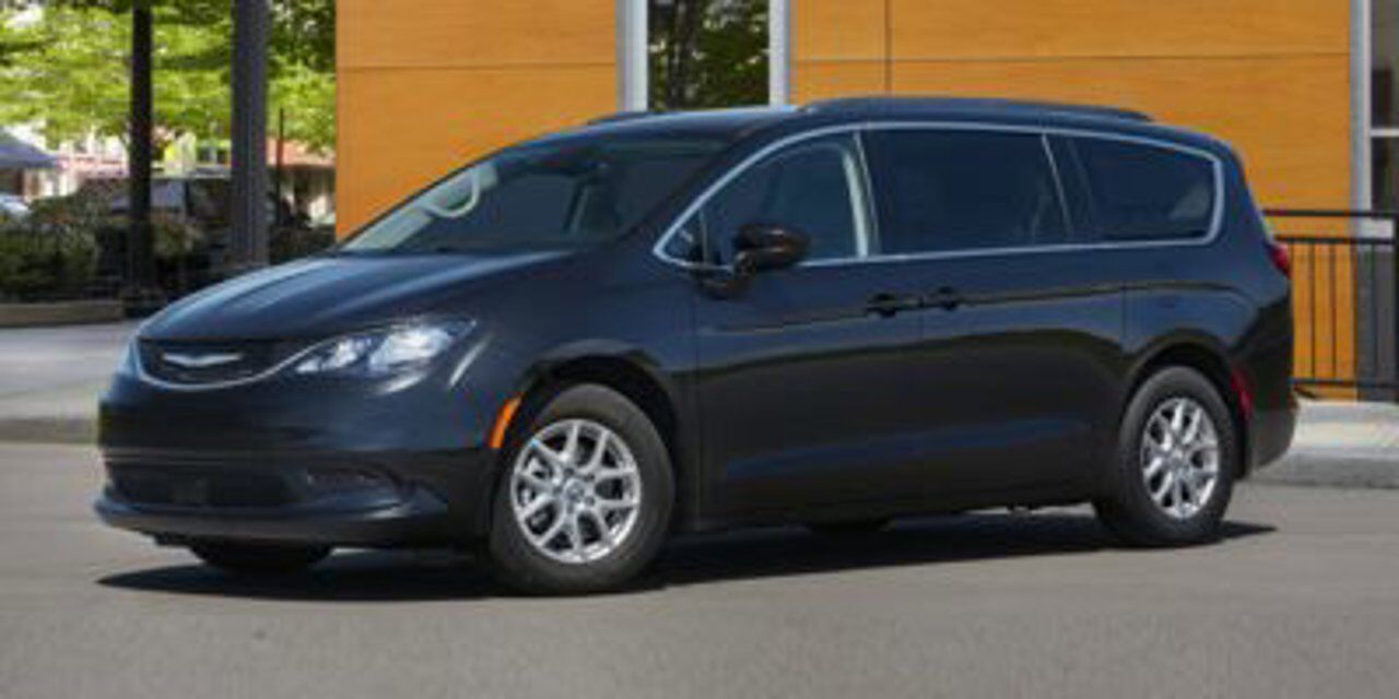 2022 CHRYSLER Voyager