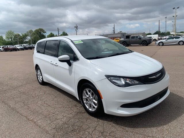 2023 CHRYSLER Voyager