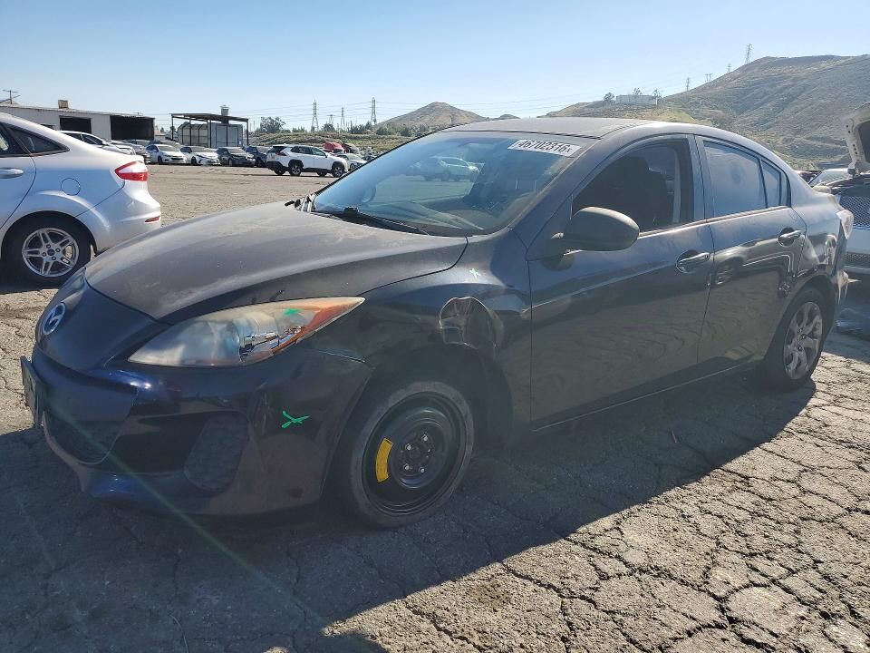 2013 MAZDA Mazda3
