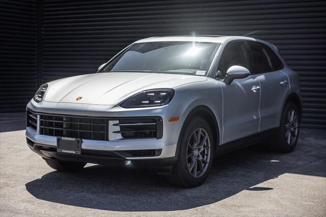 2024 PORSCHE Cayenne