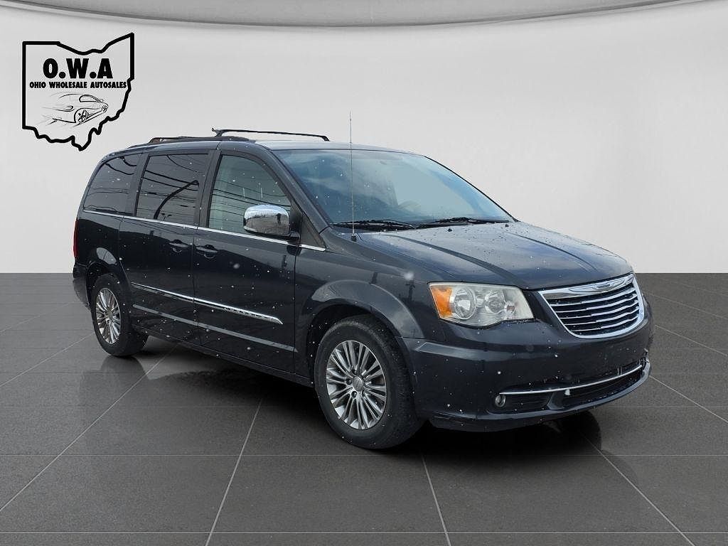 2014 CHRYSLER Town and Country