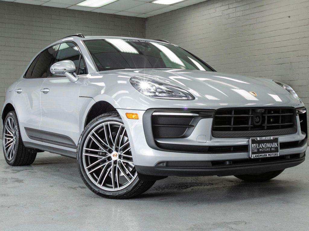 2024 PORSCHE Macan