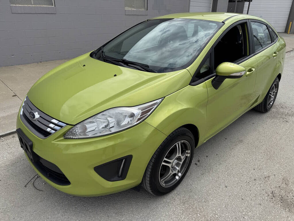 2013 FORD Fiesta
