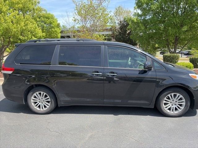 2014 TOYOTA Sienna