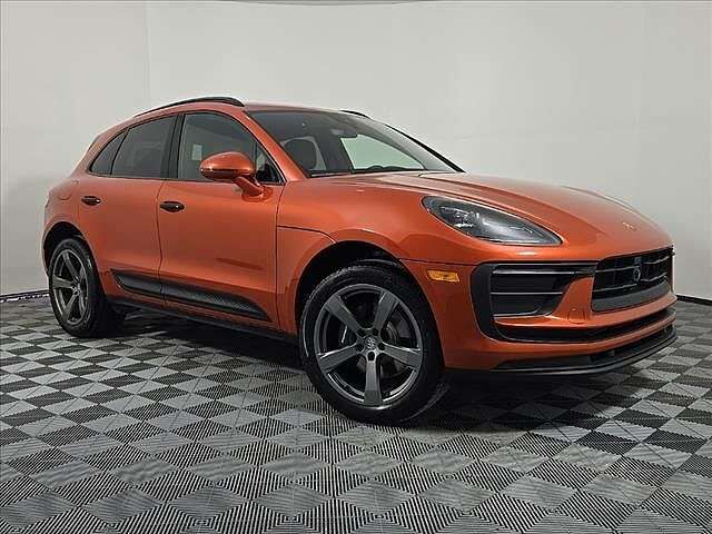 2025 PORSCHE Macan