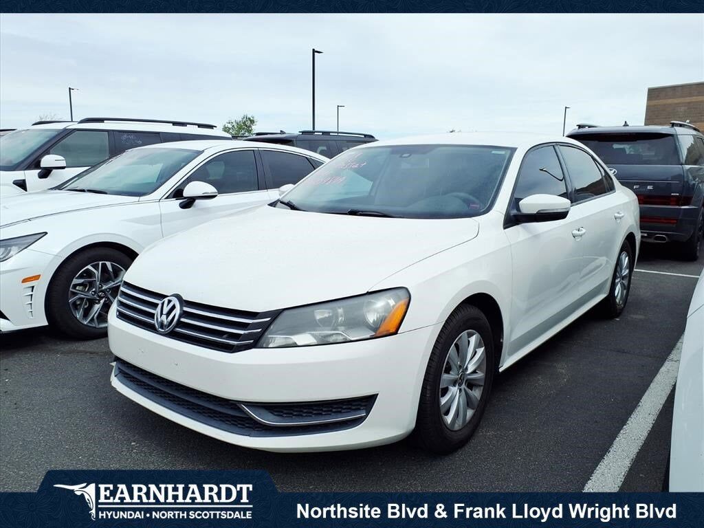 2013 VOLKSWAGEN Passat