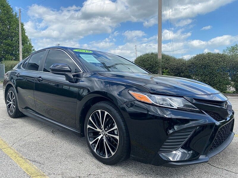 2019 TOYOTA Camry