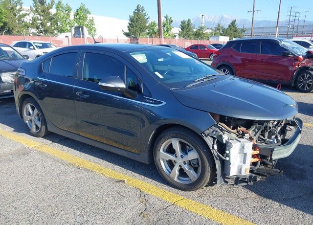 2013 CHEVROLET Volt