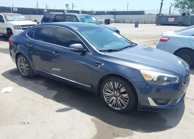2015 KIA Cadenza