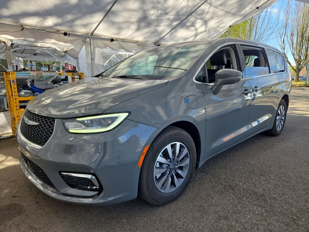 2022 CHRYSLER Pacifica