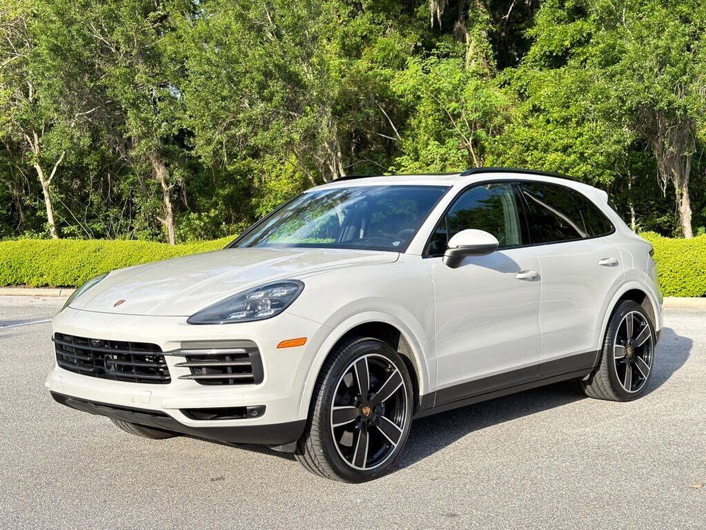 2022 PORSCHE Cayenne