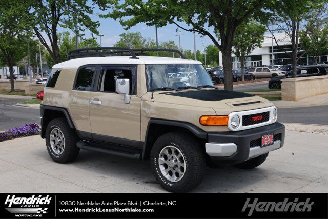 2012 TOYOTA FJ Cruiser