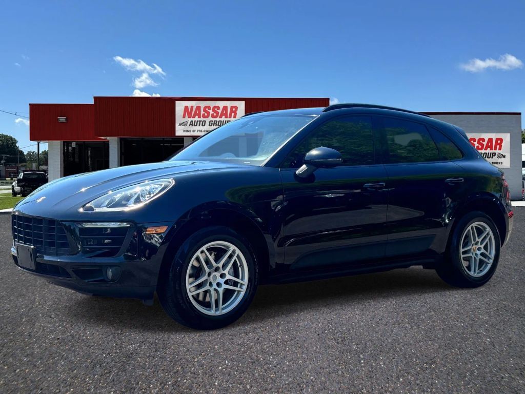 2017 PORSCHE Macan