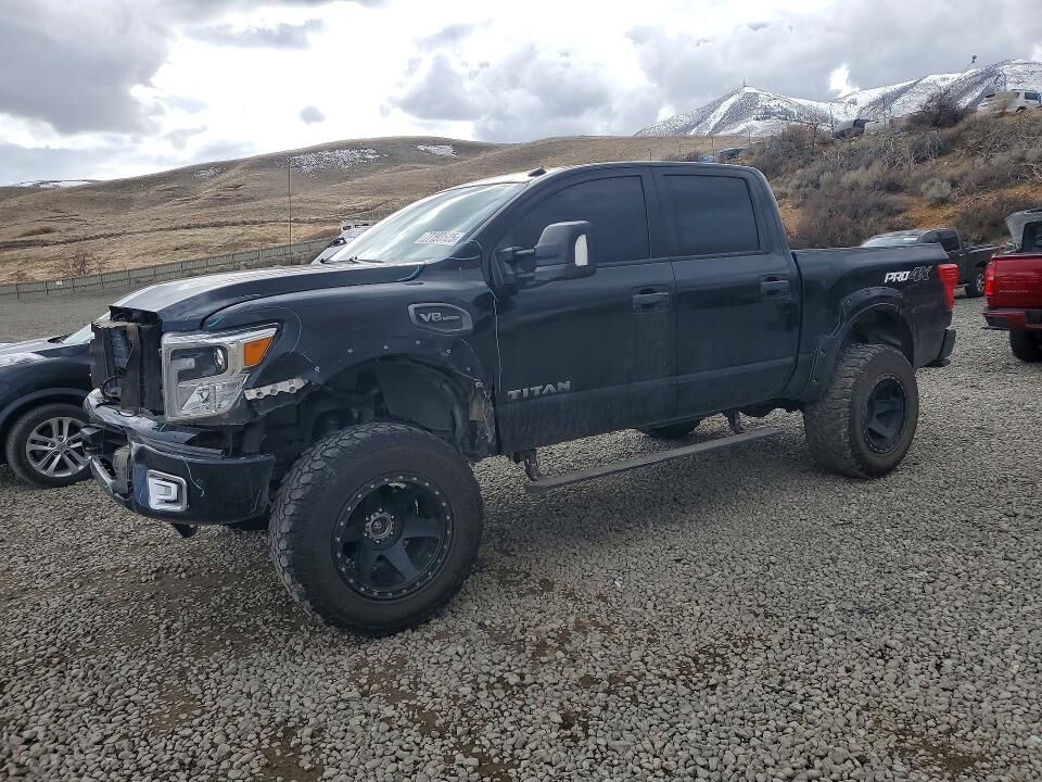 2017 NISSAN Titan
