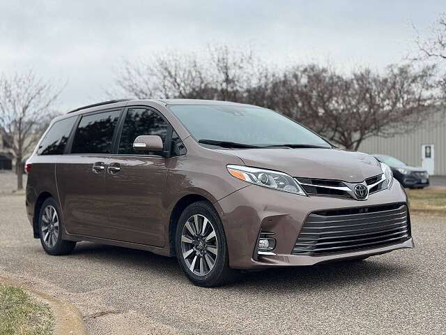 2018 TOYOTA Sienna