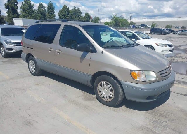 2003 TOYOTA Sienna