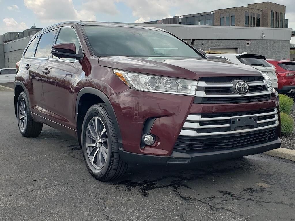 2017 TOYOTA Highlander