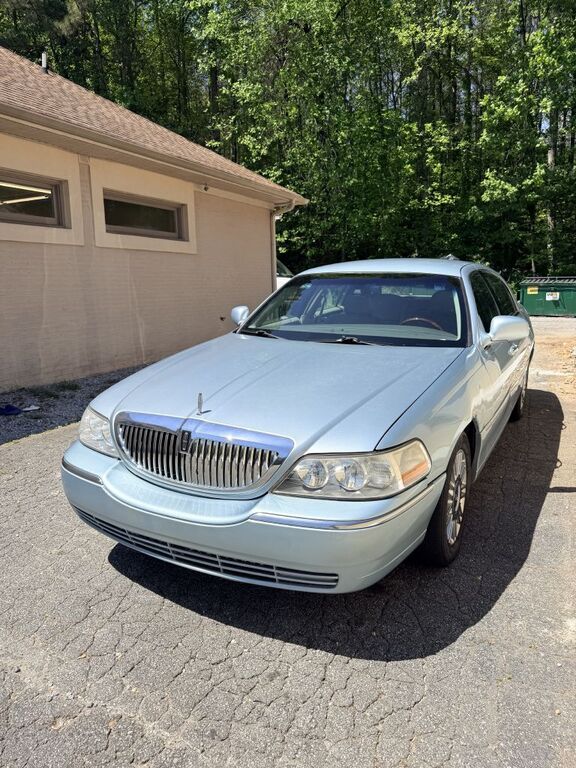2009 LINCOLN Town Car
