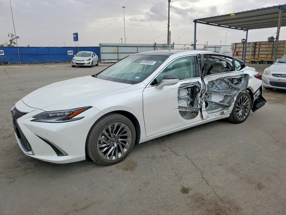 2025 LEXUS ES