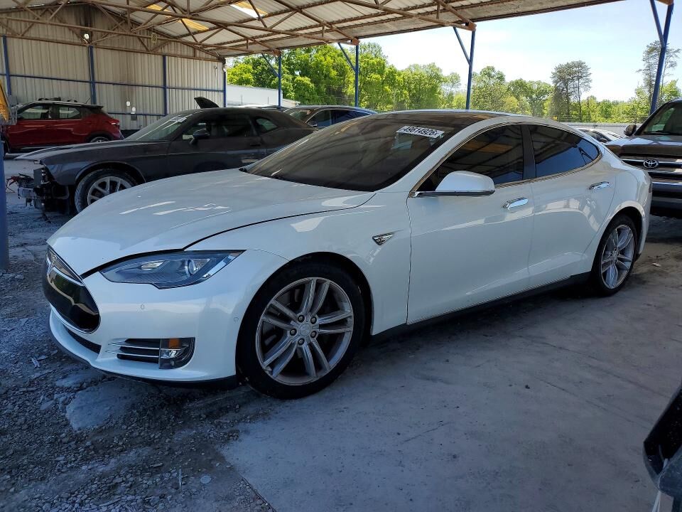 2015 TESLA Model S