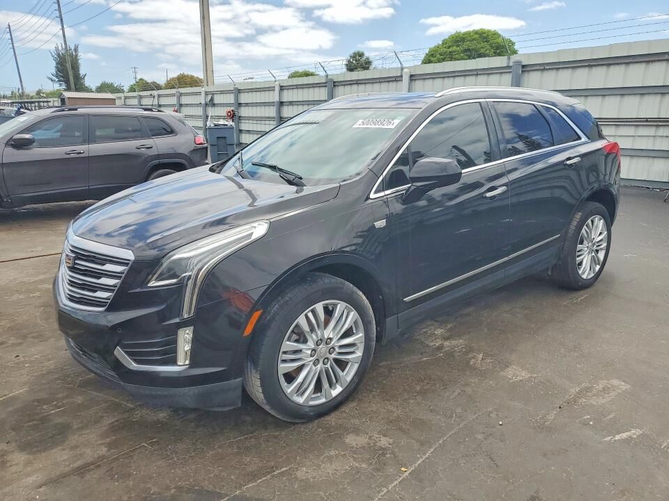 2017 CADILLAC XT5