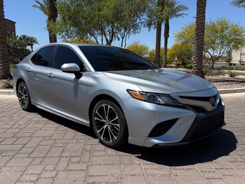 2020 TOYOTA Camry