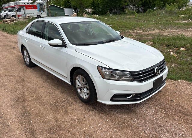 2016 VOLKSWAGEN Passat