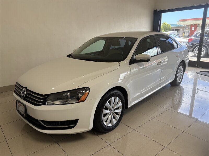 2014 VOLKSWAGEN Passat