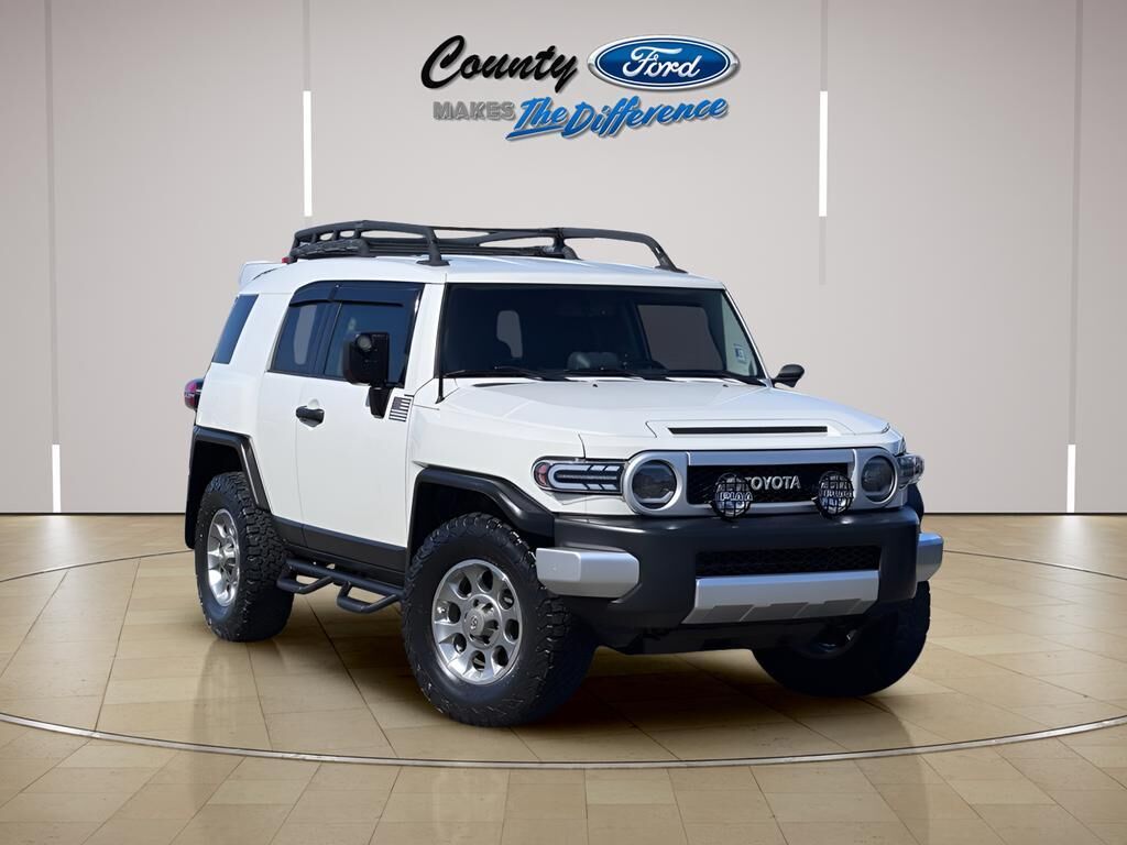 2013 TOYOTA FJ Cruiser