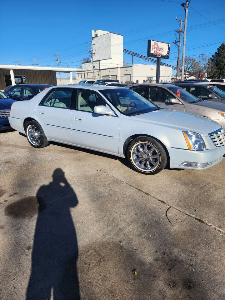 2010 CADILLAC DTS
