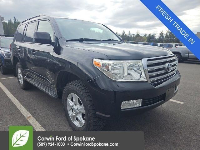 2011 TOYOTA Land Cruiser