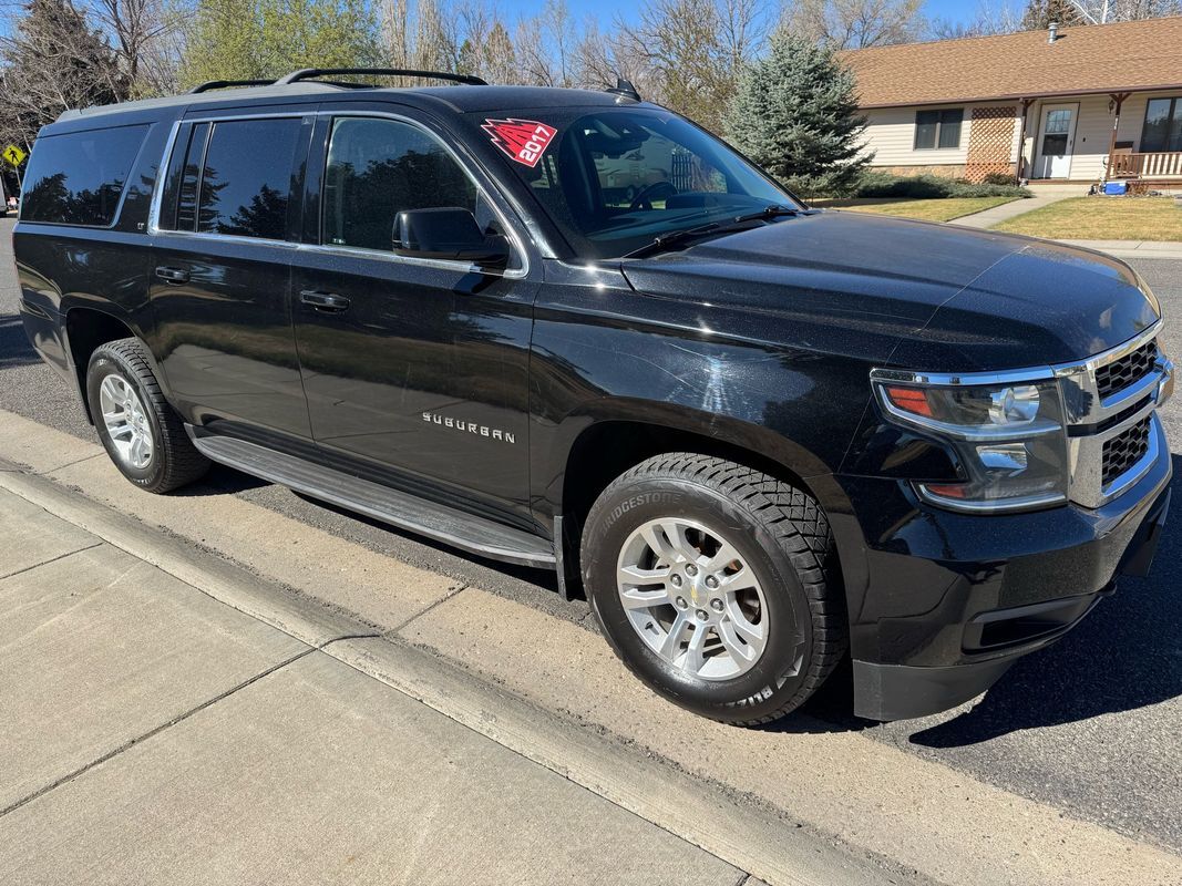 2017 CHEVROLET Suburban