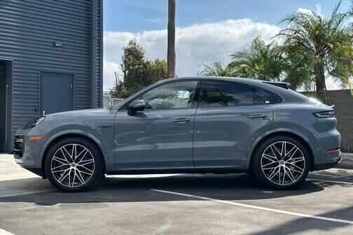 2026 PORSCHE Cayenne
