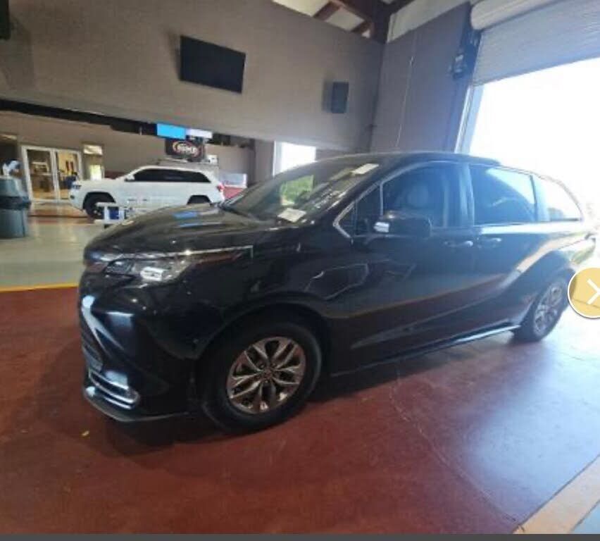 2022 TOYOTA Sienna