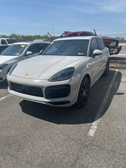 2022 PORSCHE Cayenne
