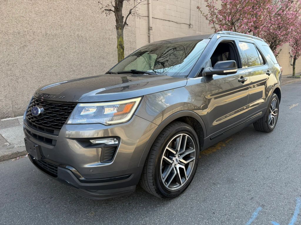 2018 FORD Explorer