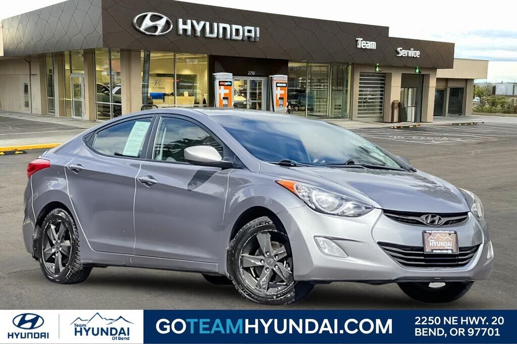 2013 HYUNDAI Elantra