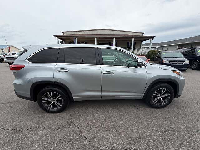 2017 TOYOTA Highlander