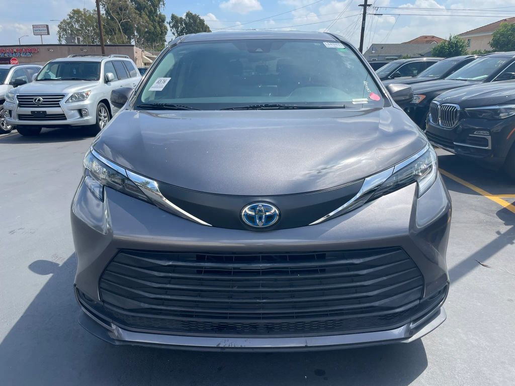 2021 TOYOTA Sienna