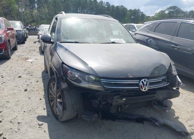 2014 VOLKSWAGEN Tiguan