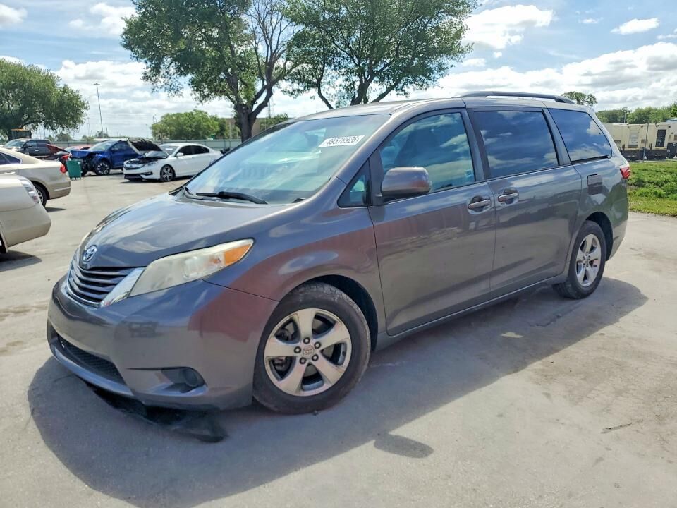 2015 TOYOTA Sienna