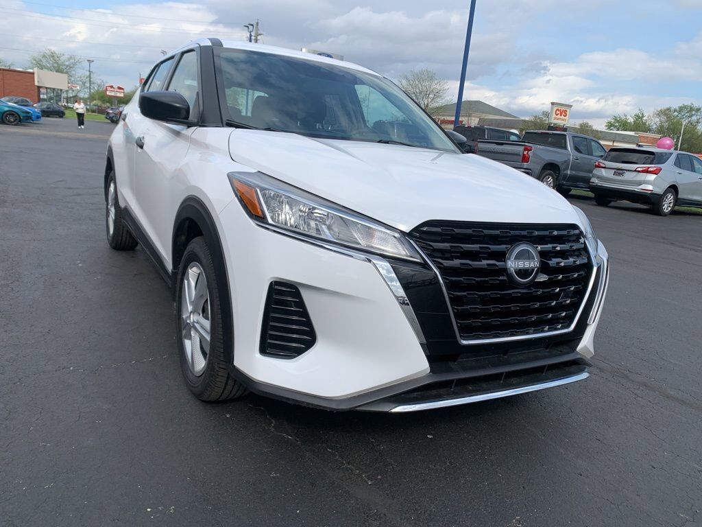 2024 NISSAN Kicks