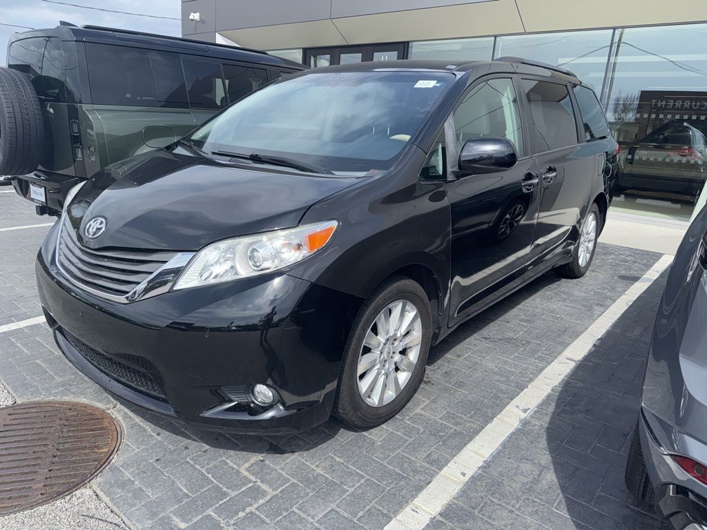 2012 TOYOTA Sienna