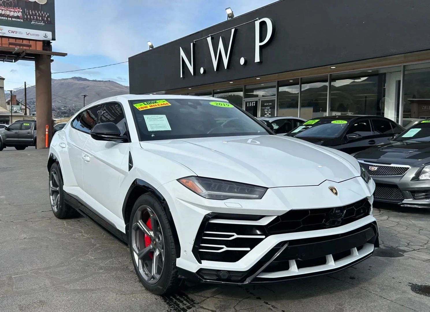 2019 LAMBORGHINI URUS