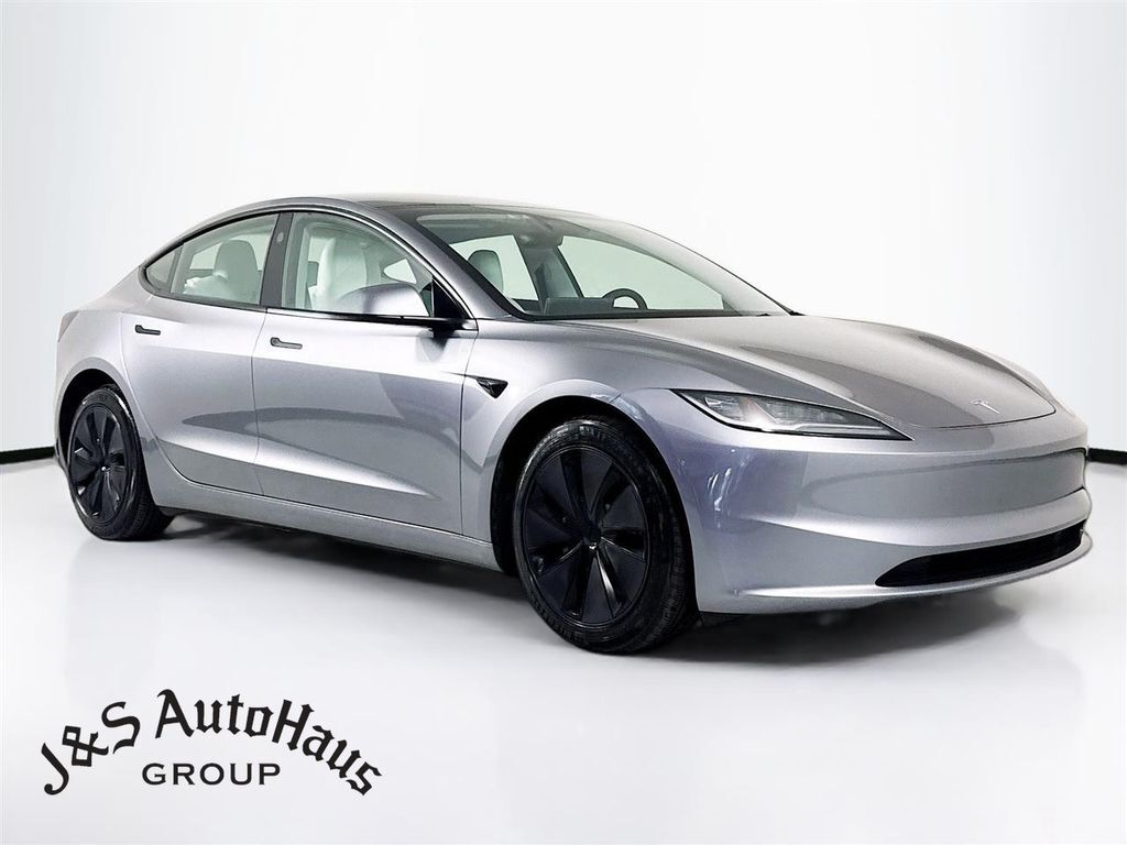 2025 TESLA Model 3