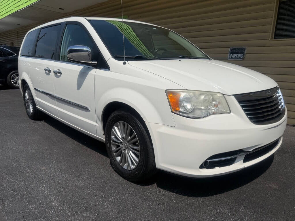 2013 Chrysler Town and Country