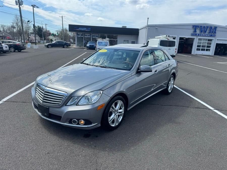 2010 MERCEDES-BENZ E-Class